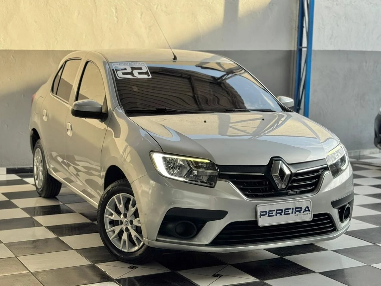 RENAULT LOGAN