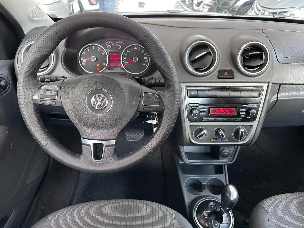 VOLKSWAGEN VOYAGE