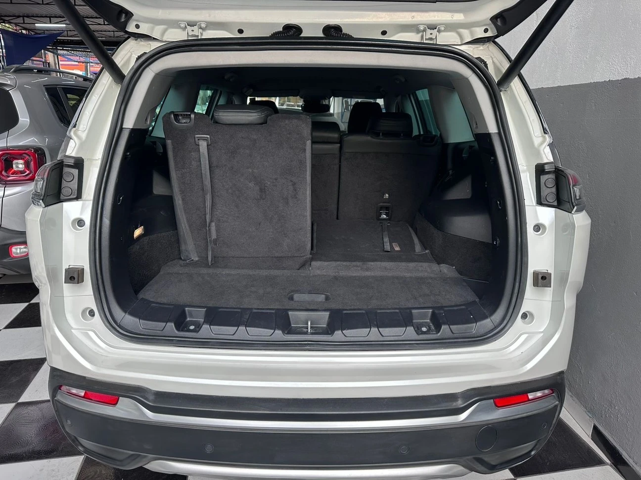 JEEP COMMANDER