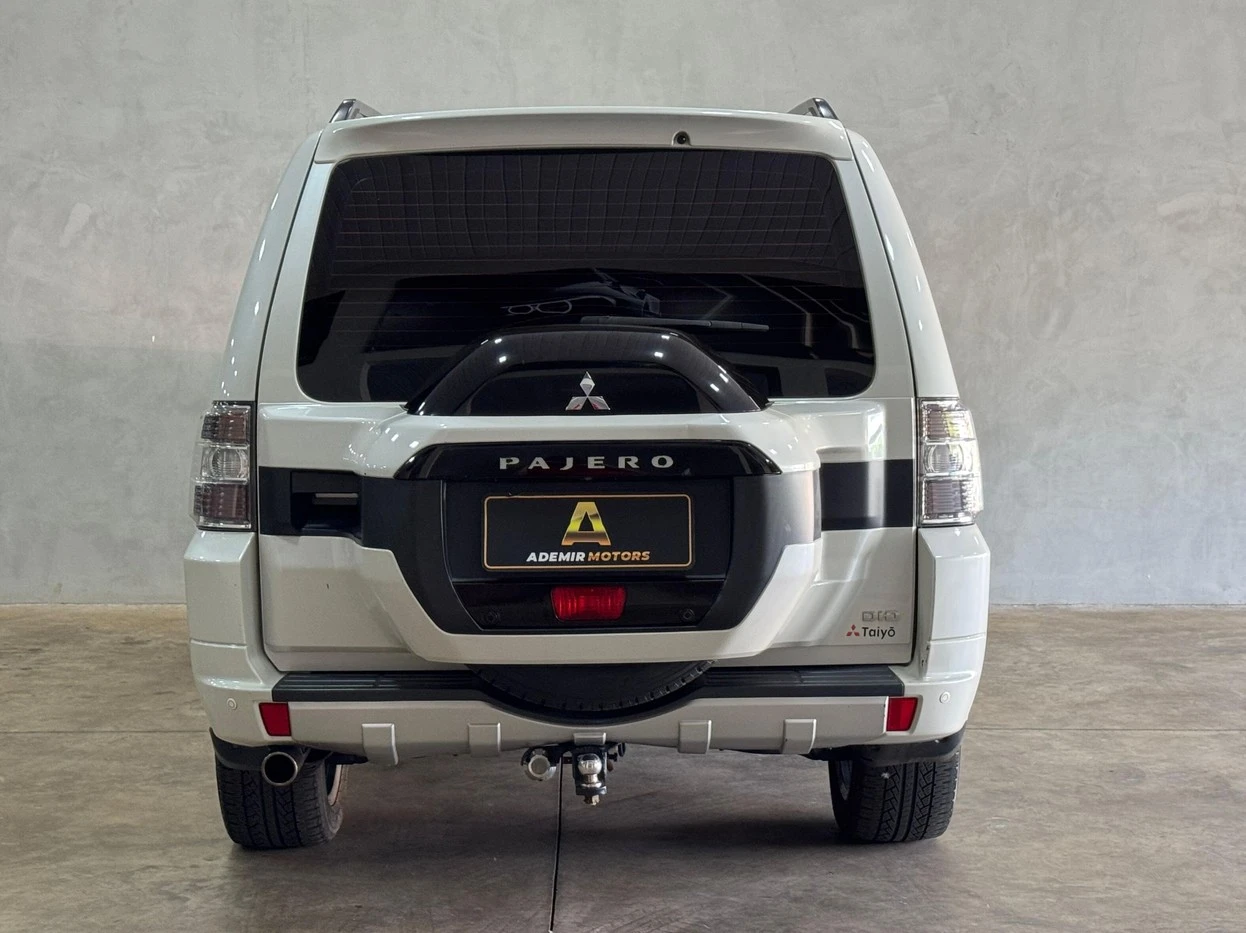 MITSUBISHI PAJERO FULL