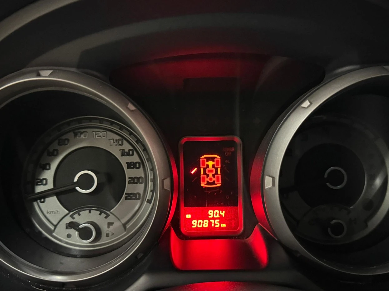 MITSUBISHI PAJERO FULL