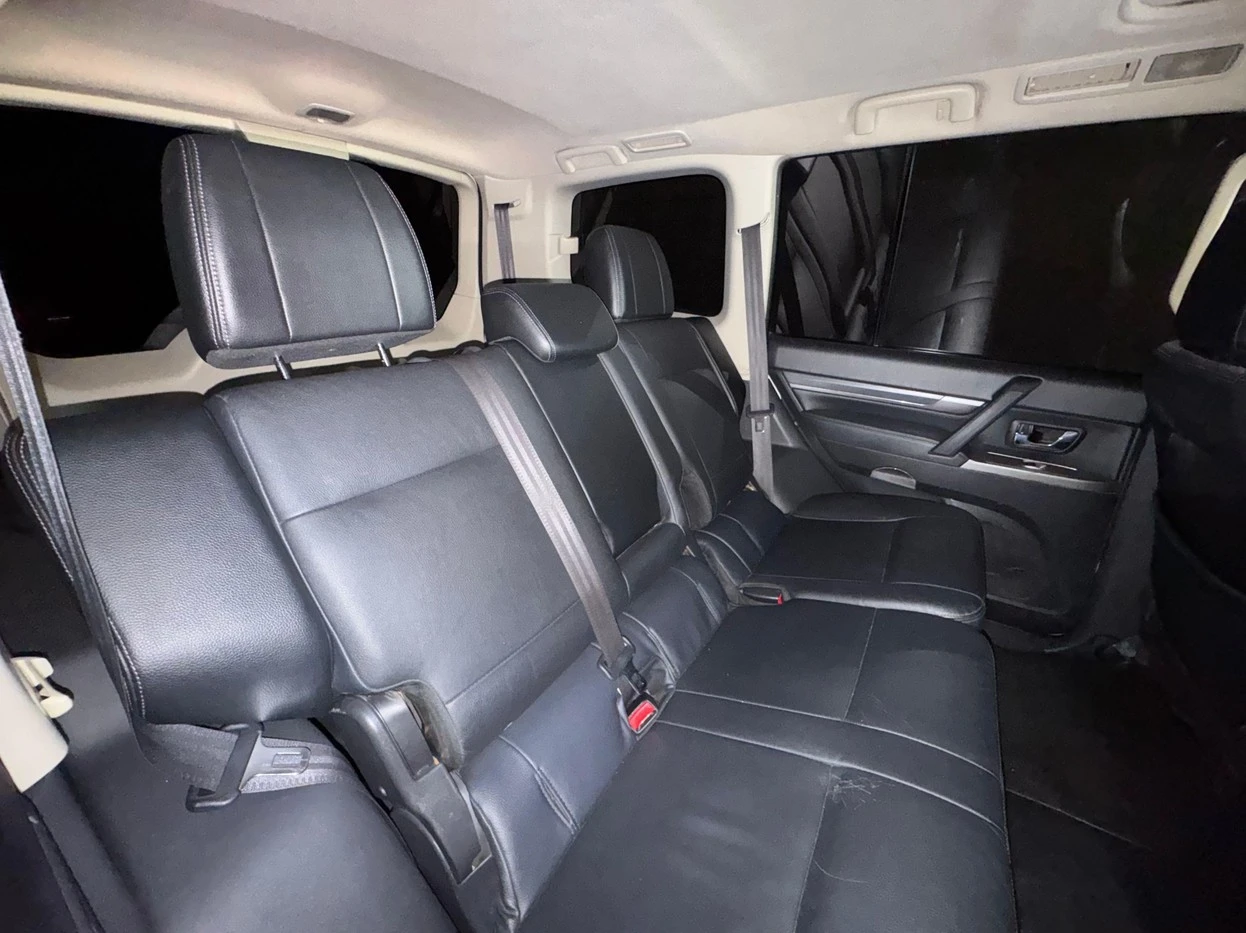 MITSUBISHI PAJERO FULL