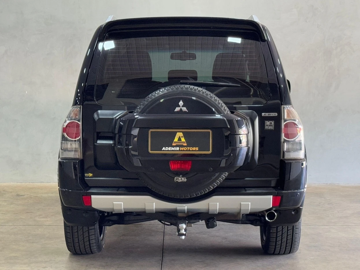 MITSUBISHI PAJERO FULL