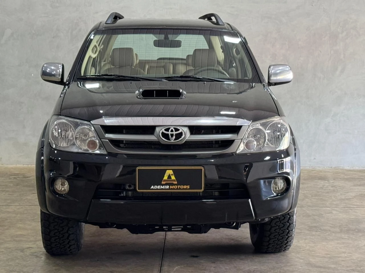 TOYOTA HILUX SW4