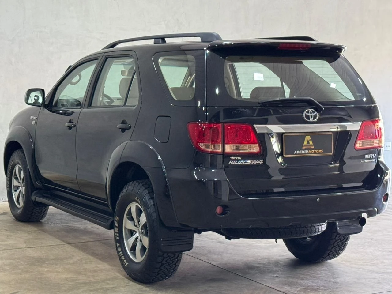TOYOTA HILUX SW4