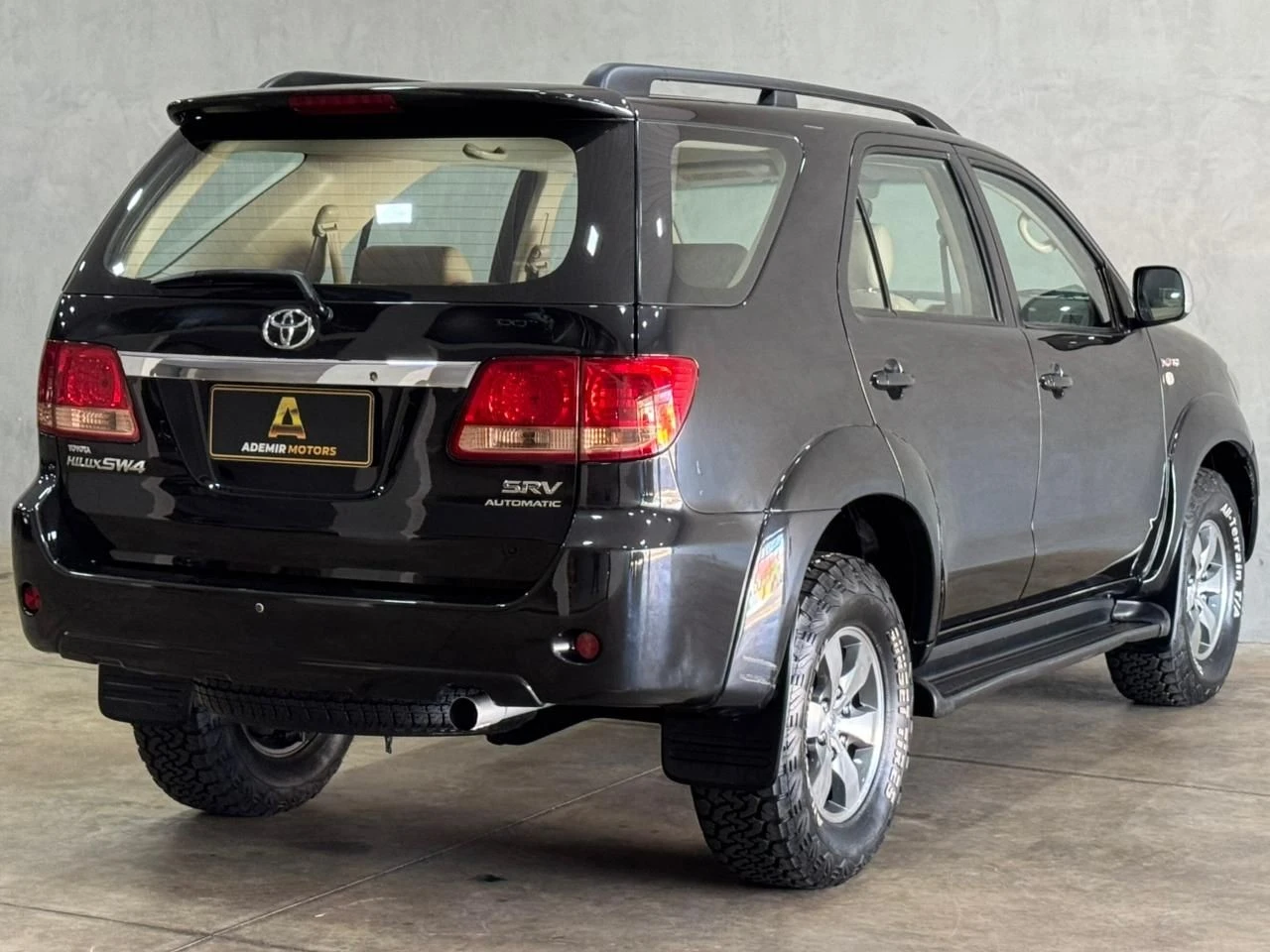 TOYOTA HILUX SW4