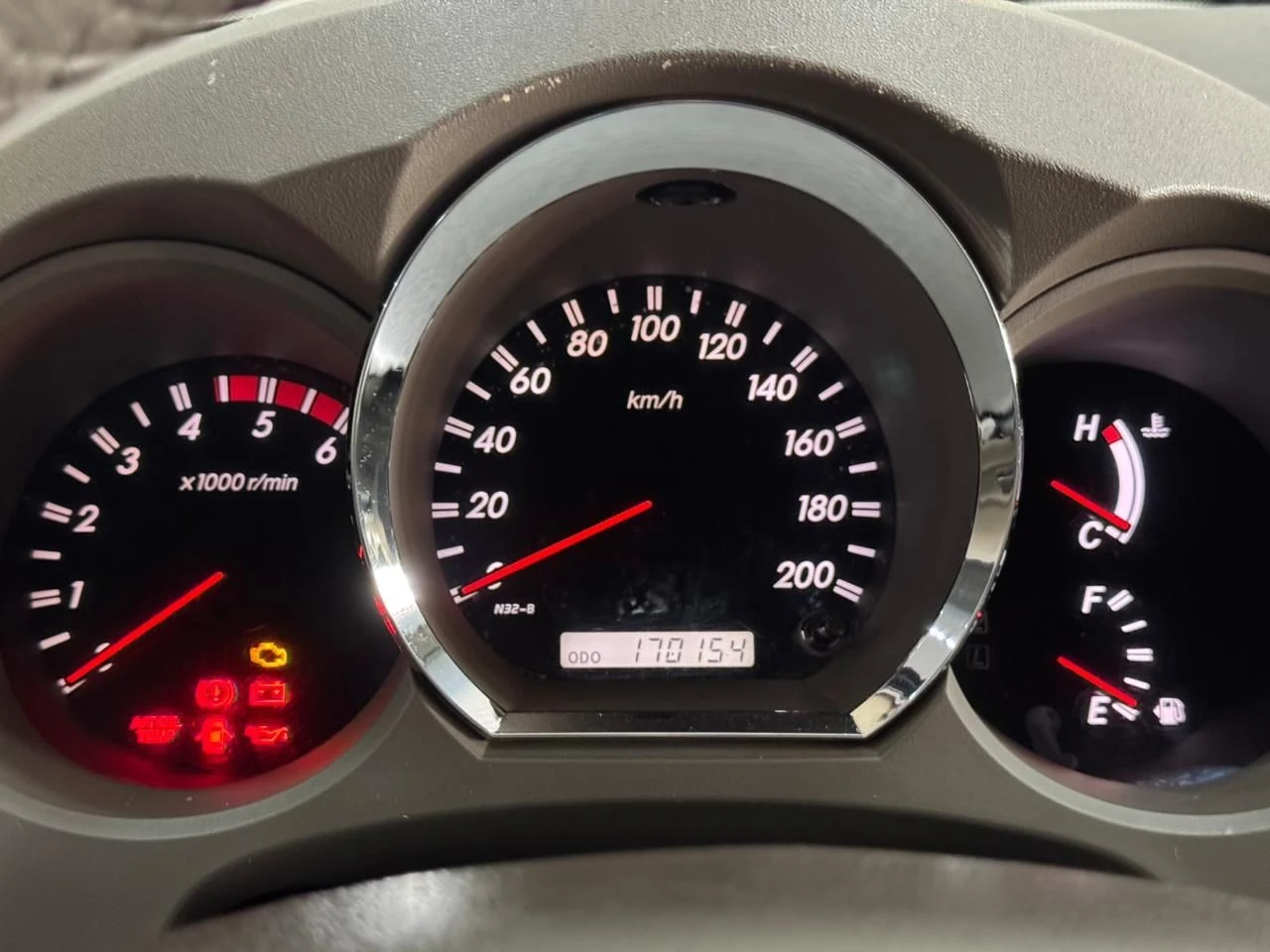 TOYOTA HILUX SW4