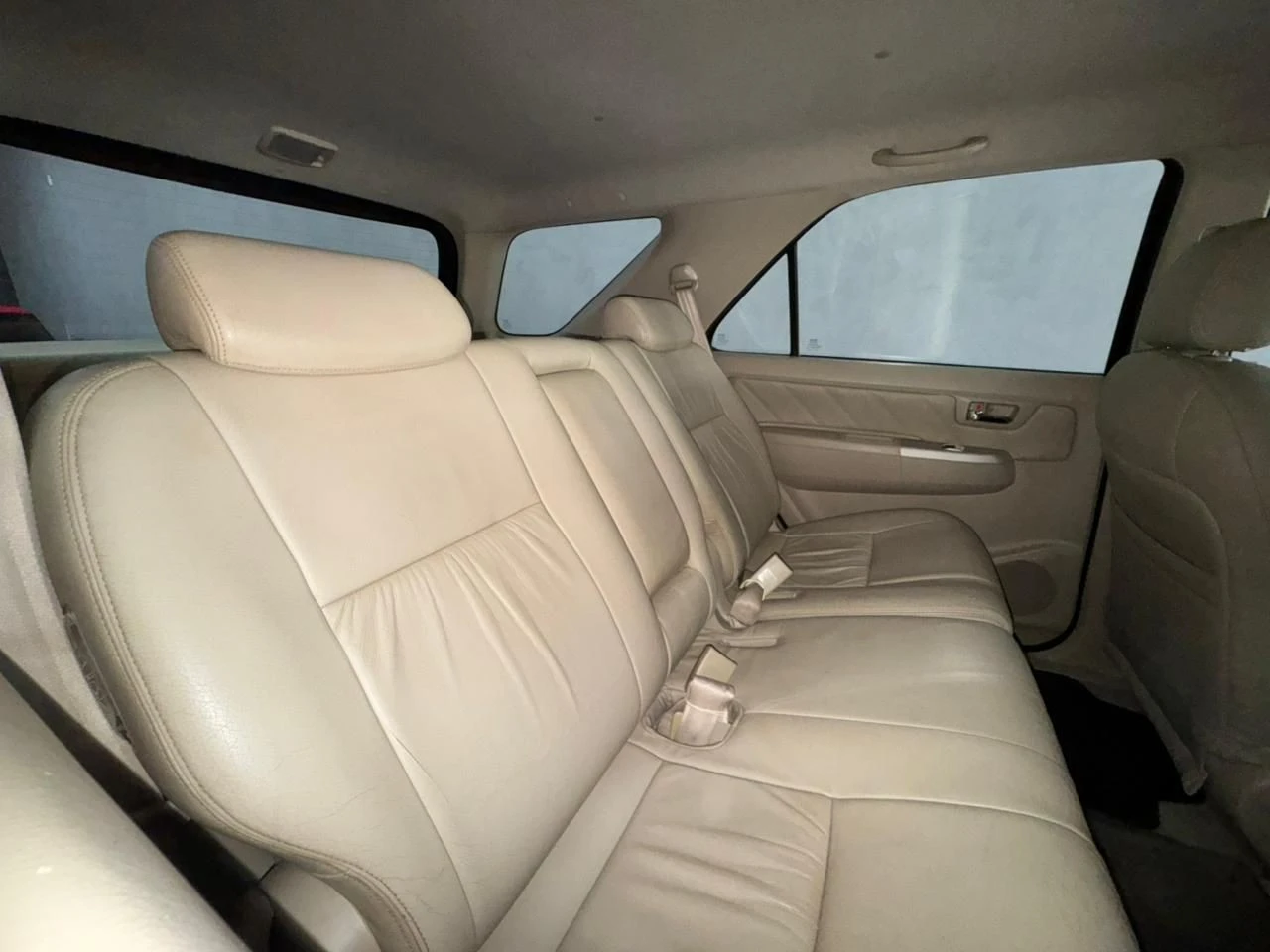 TOYOTA HILUX SW4