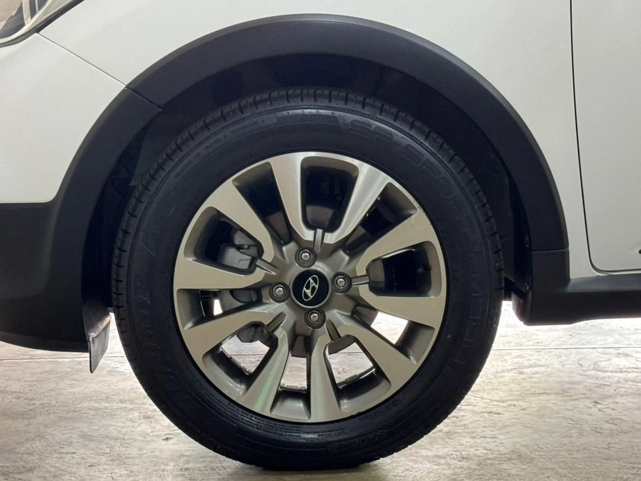 HYUNDAI HB20X