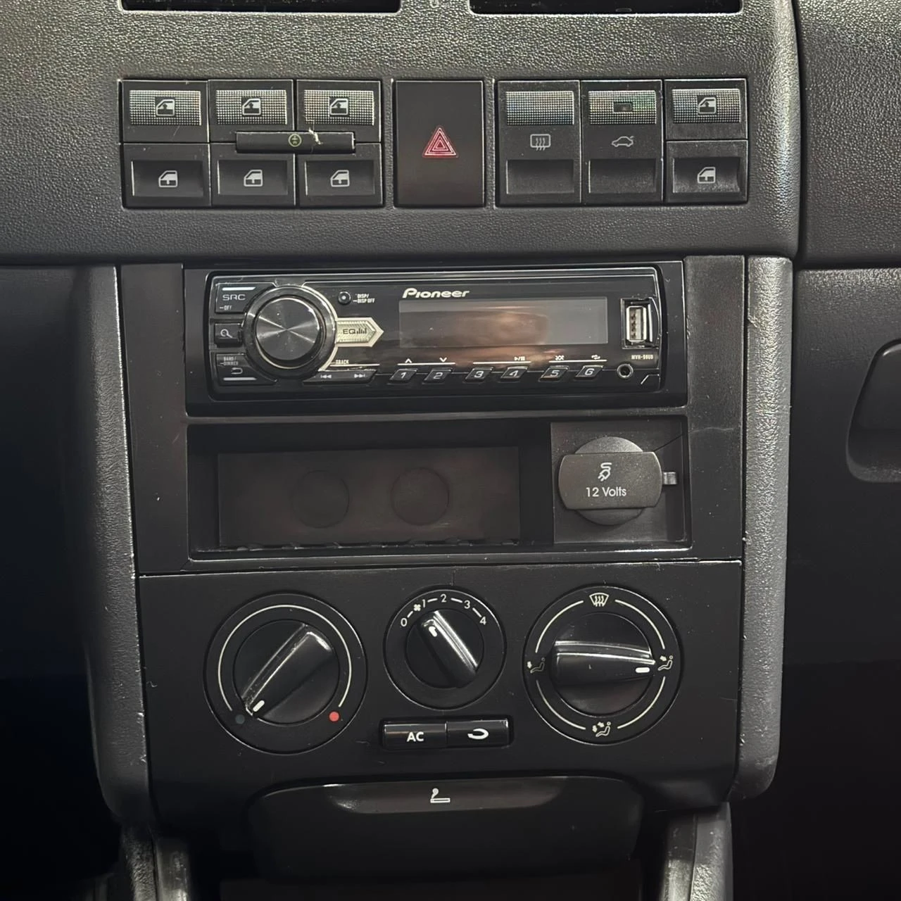 VOLKSWAGEN GOL