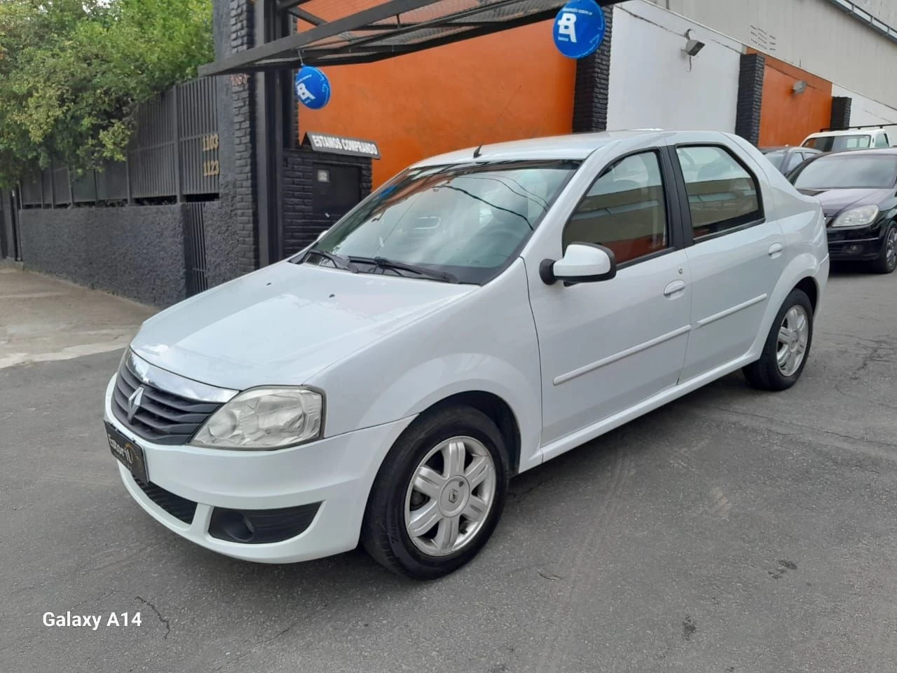 RENAULT LOGAN