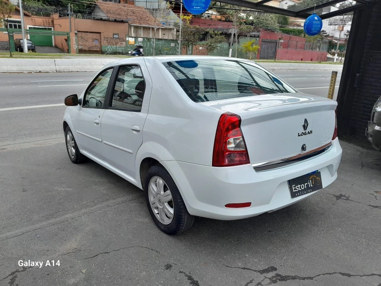 RENAULT LOGAN