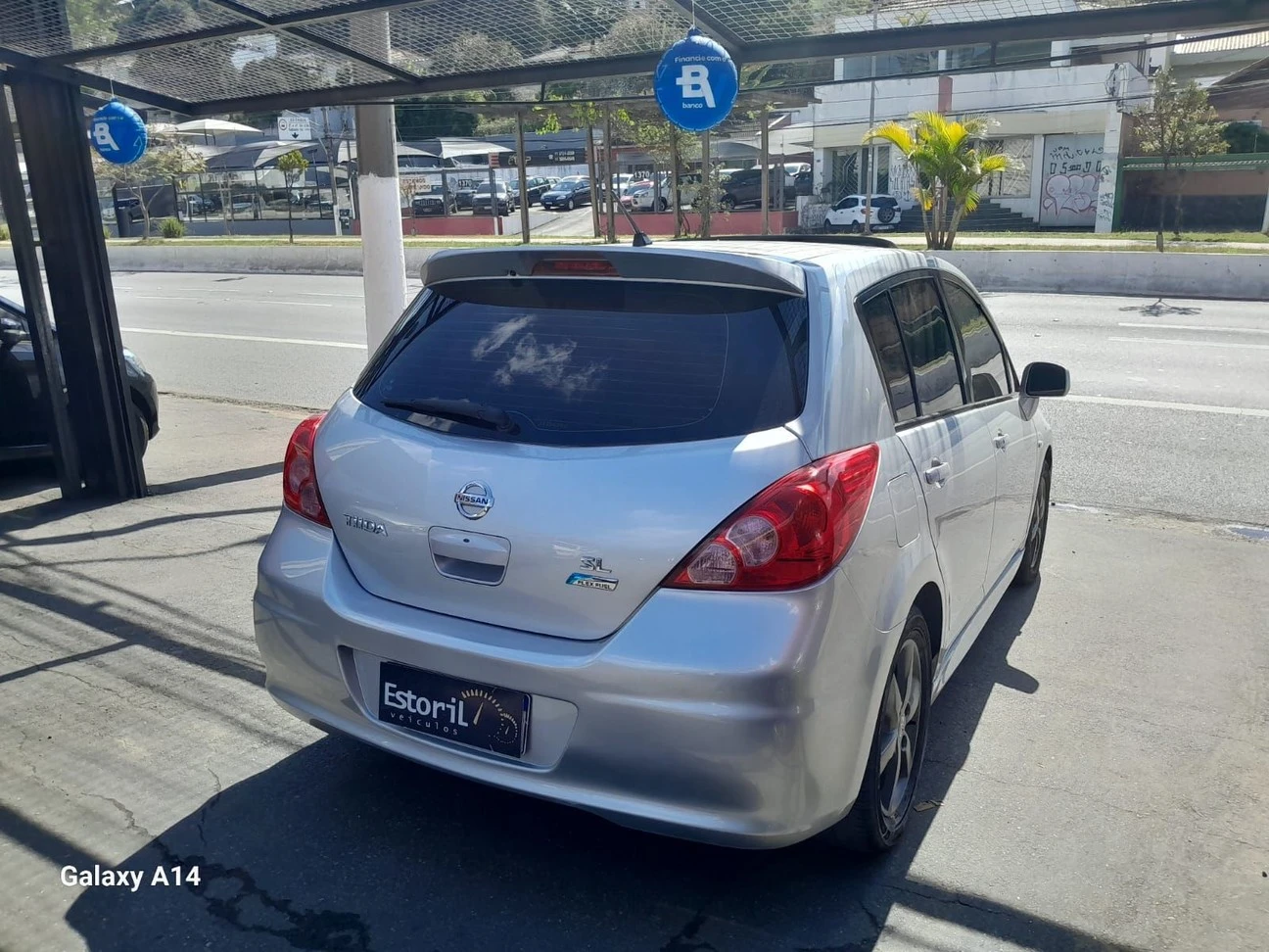 NISSAN TIIDA