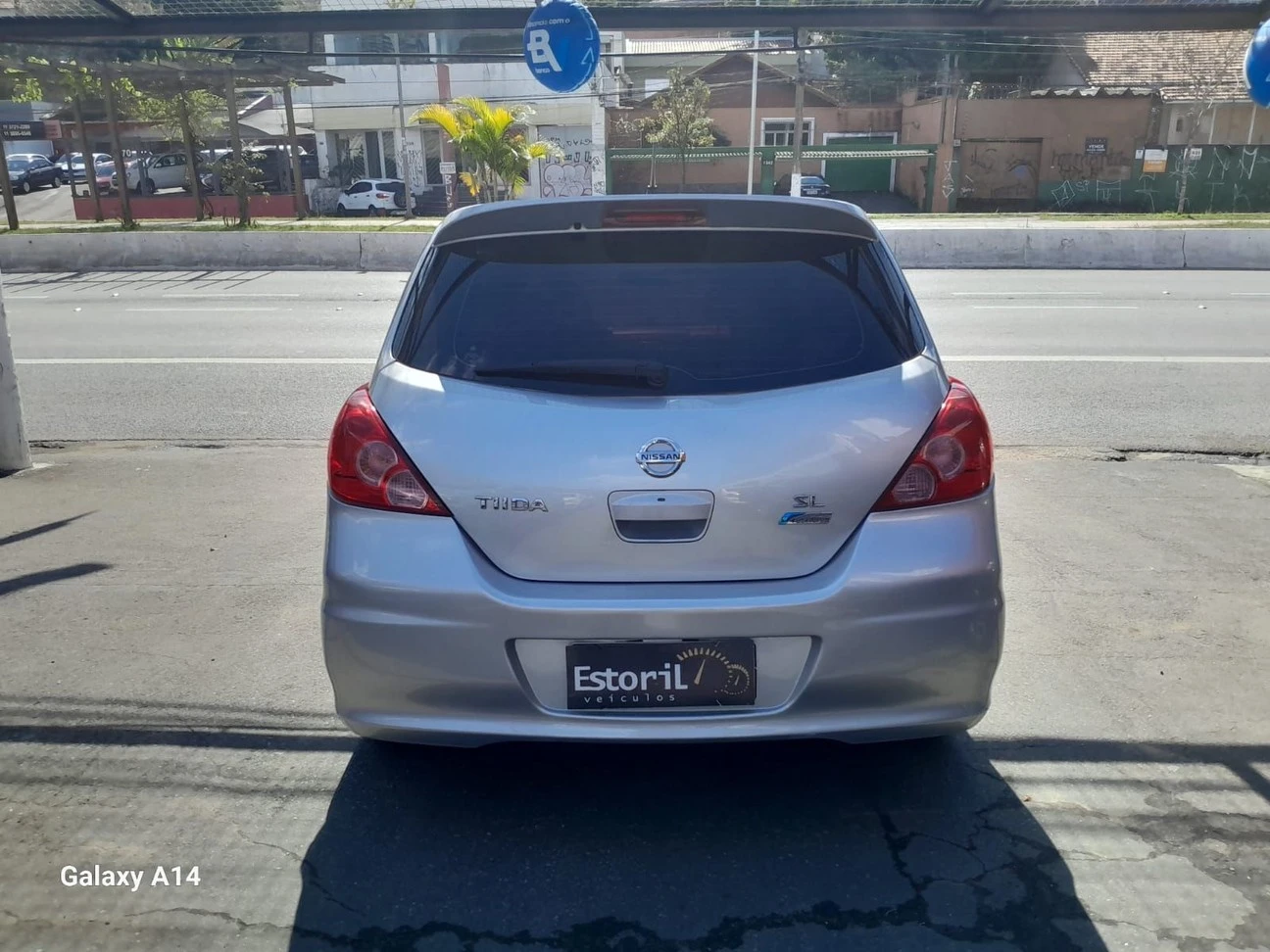 NISSAN TIIDA