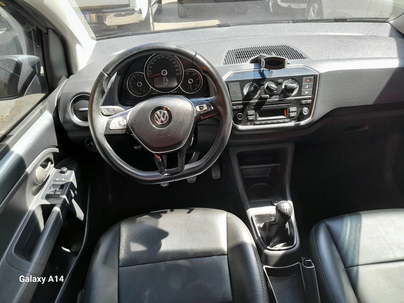 VOLKSWAGEN UP