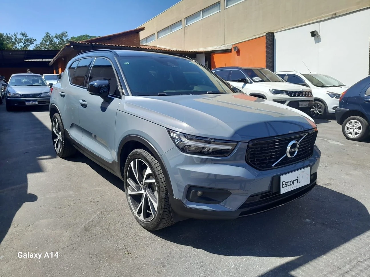 VOLVO XC40