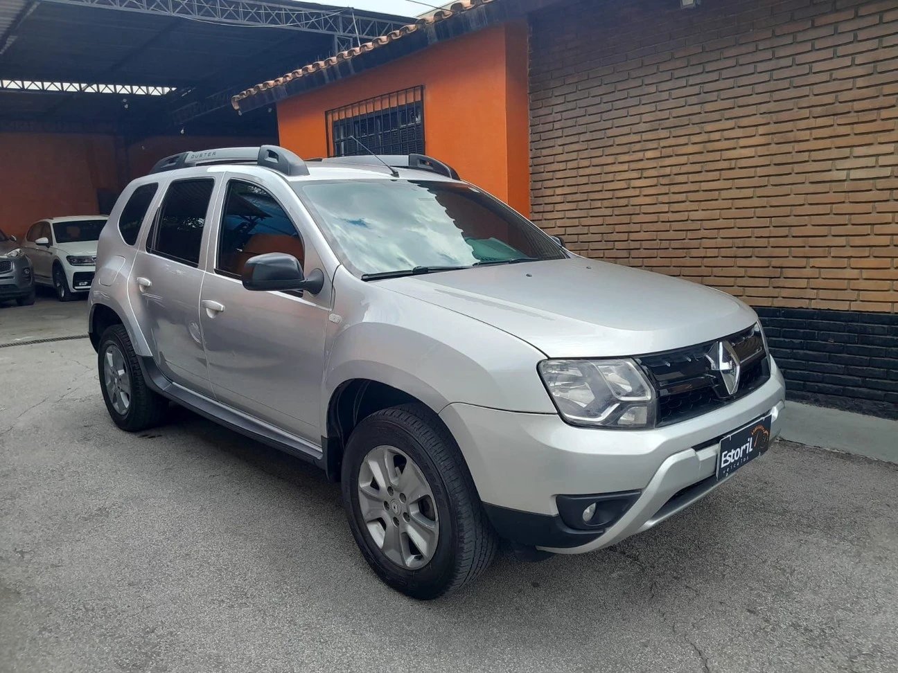 RENAULT DUSTER