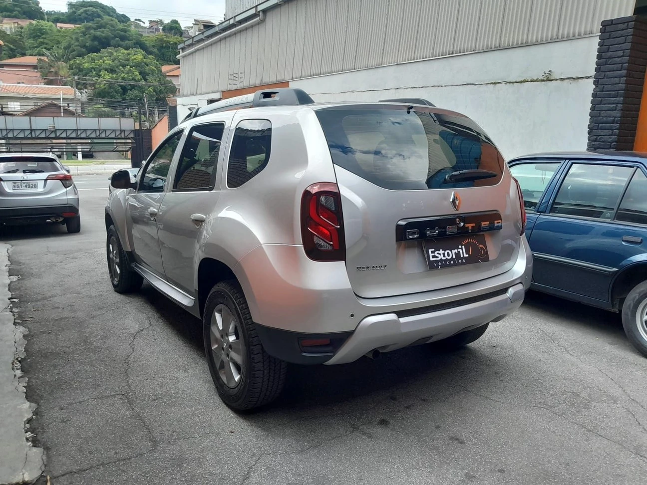 RENAULT DUSTER