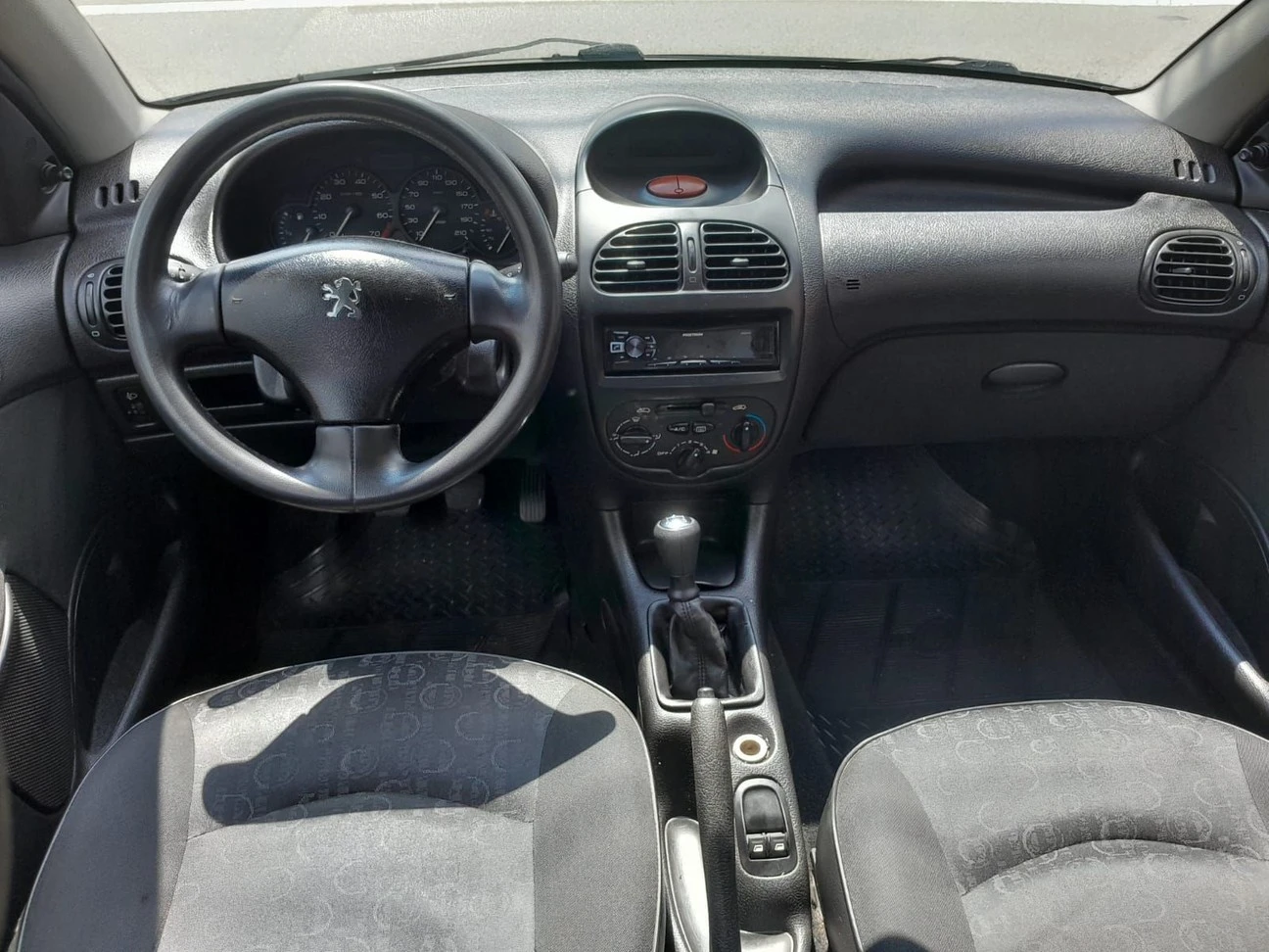PEUGEOT 206