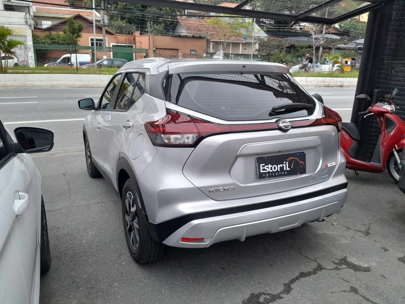 NISSAN KICKS