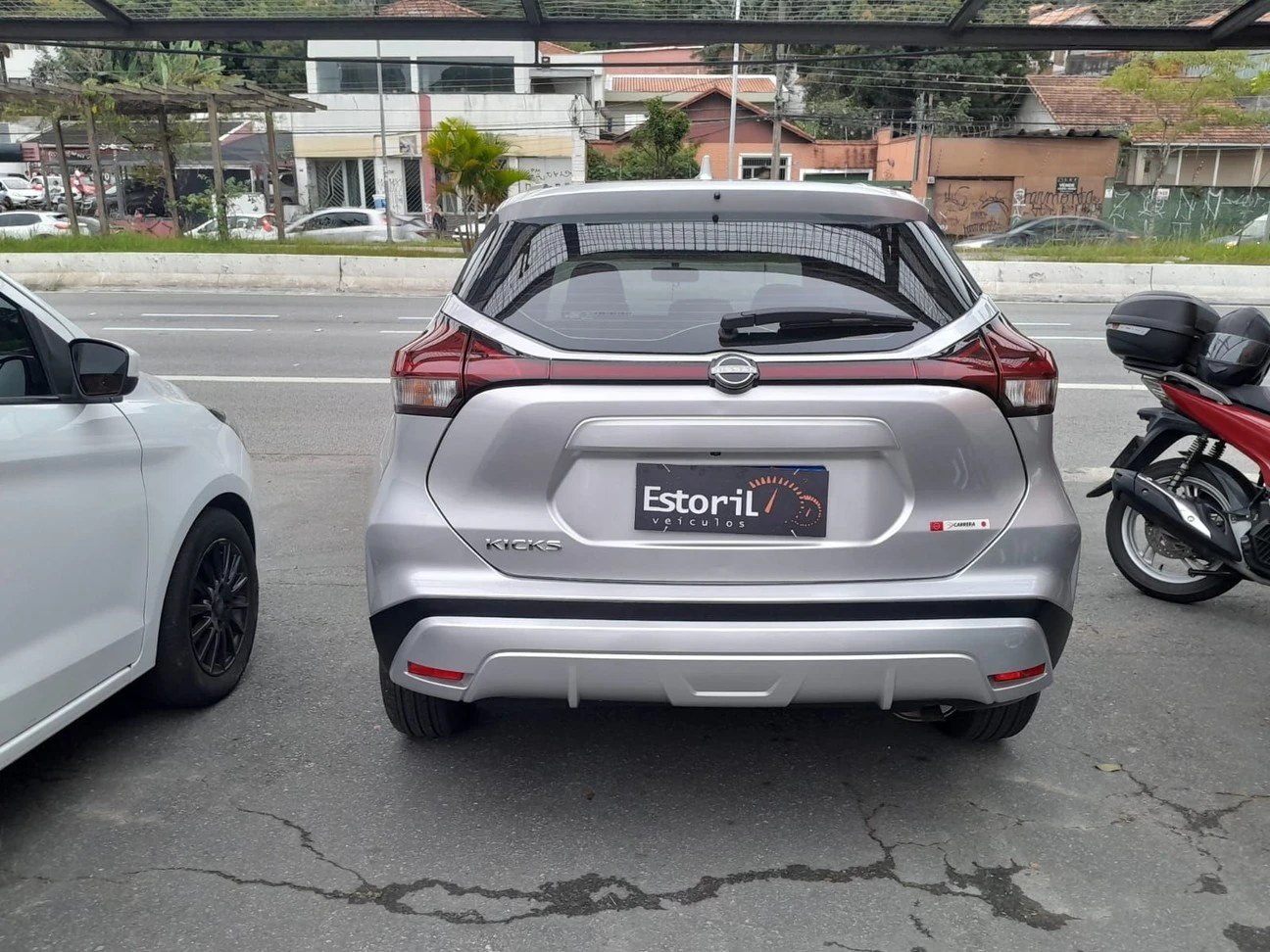 NISSAN KICKS
