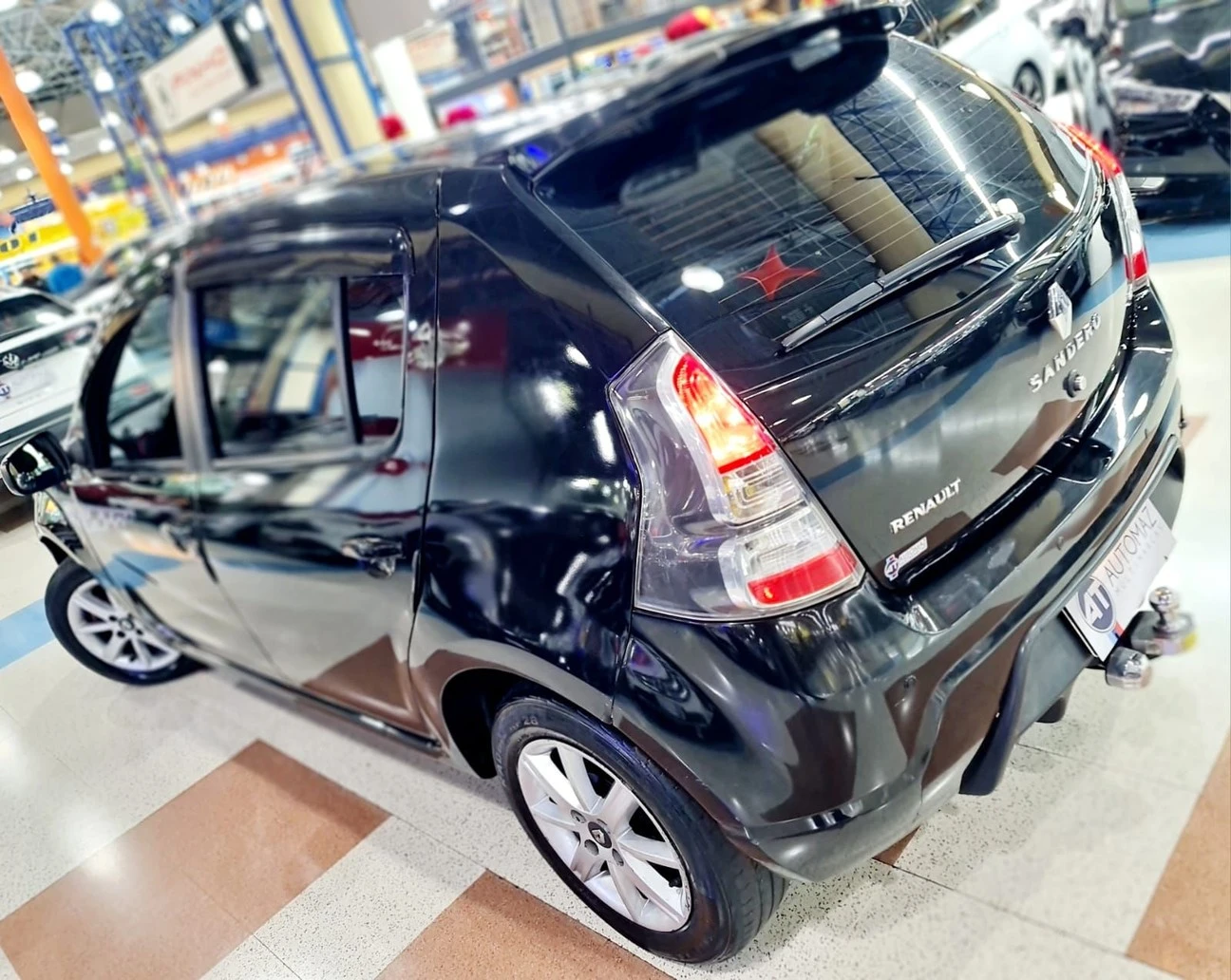 RENAULT SANDERO