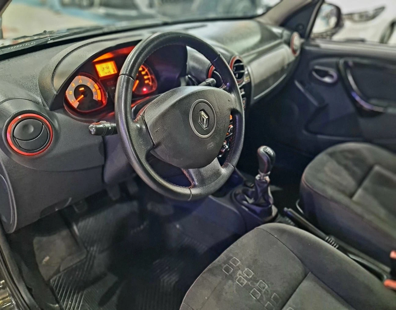RENAULT SANDERO