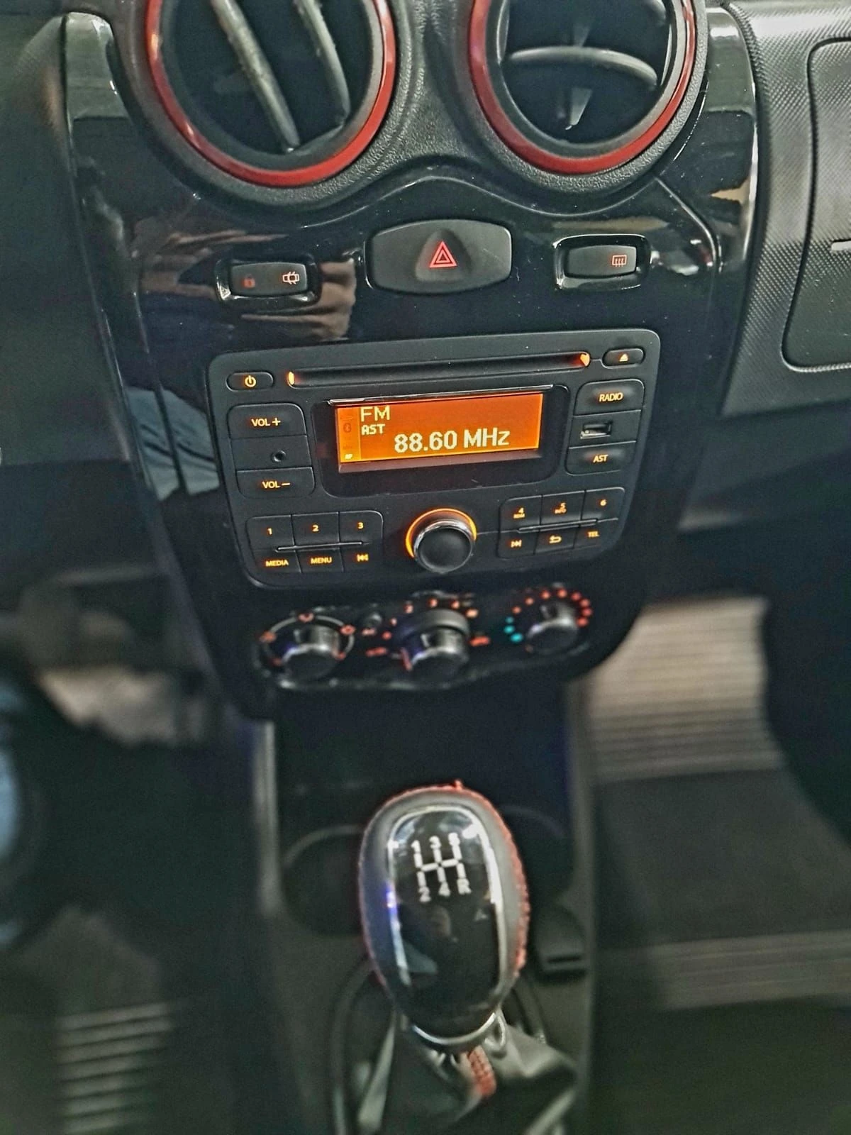 RENAULT SANDERO