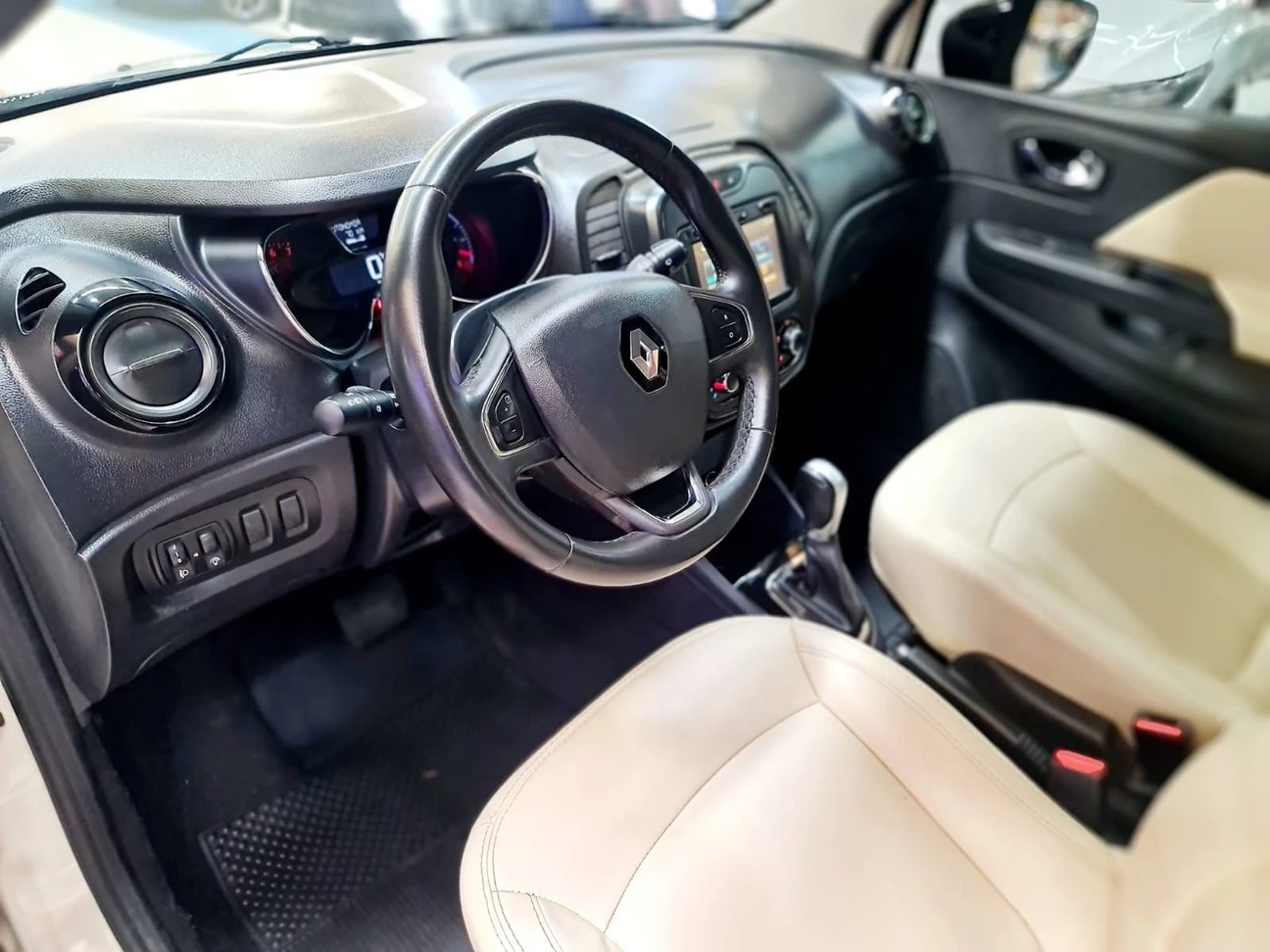 RENAULT CAPTUR