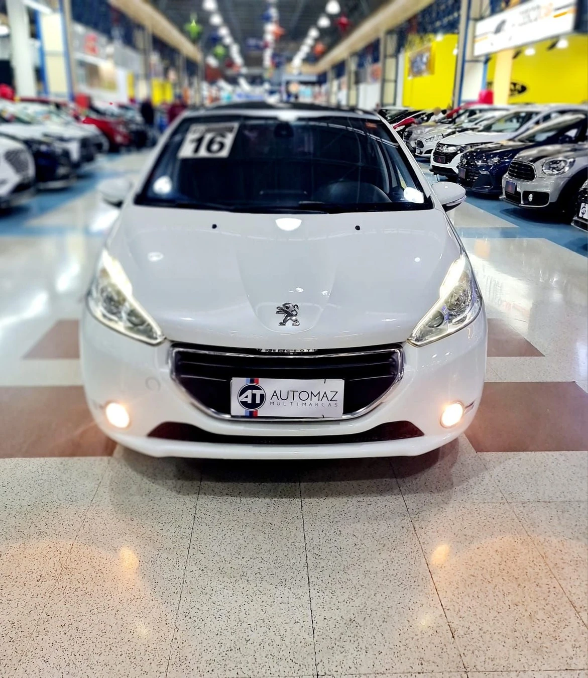 PEUGEOT 208