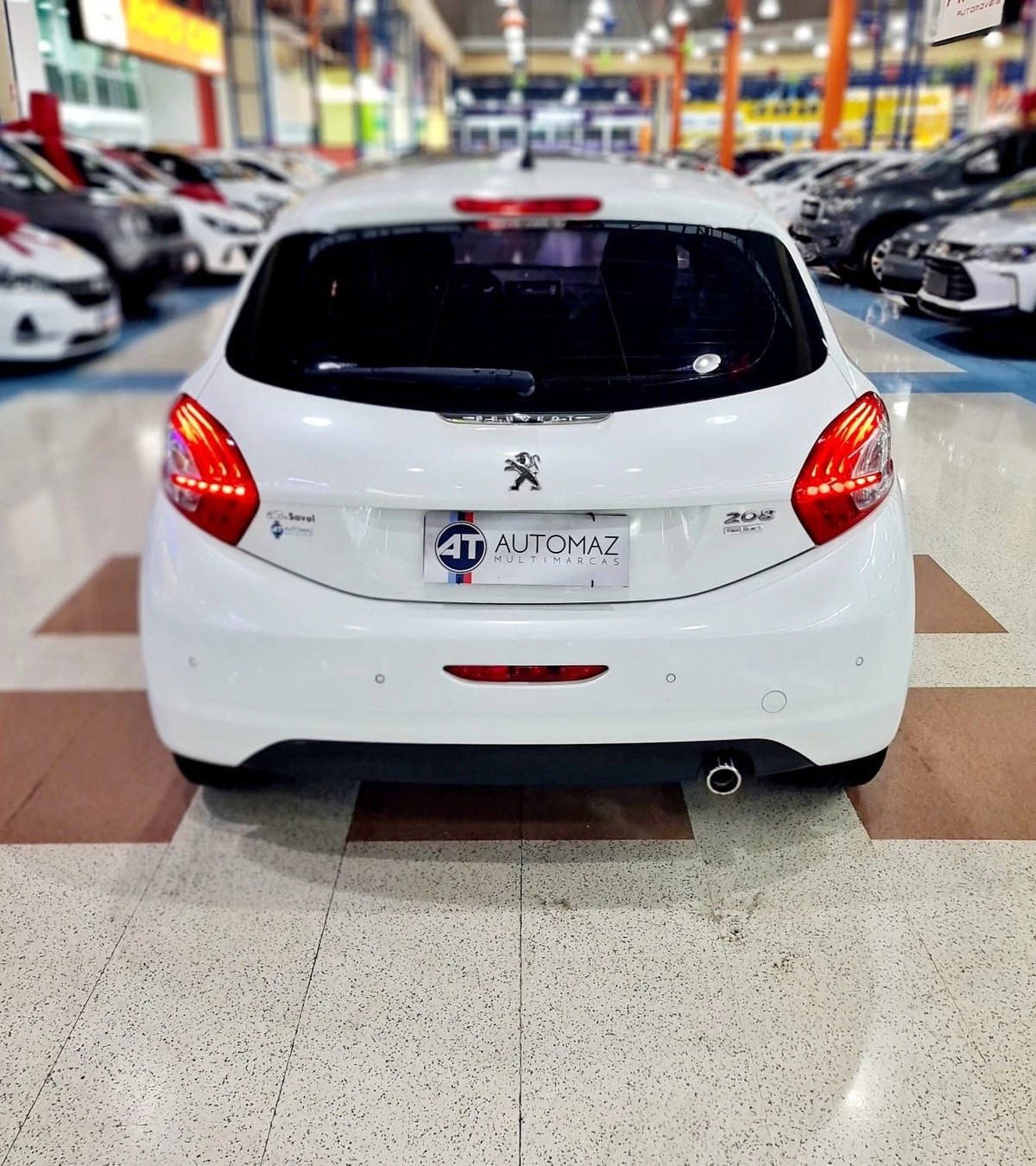 PEUGEOT 208