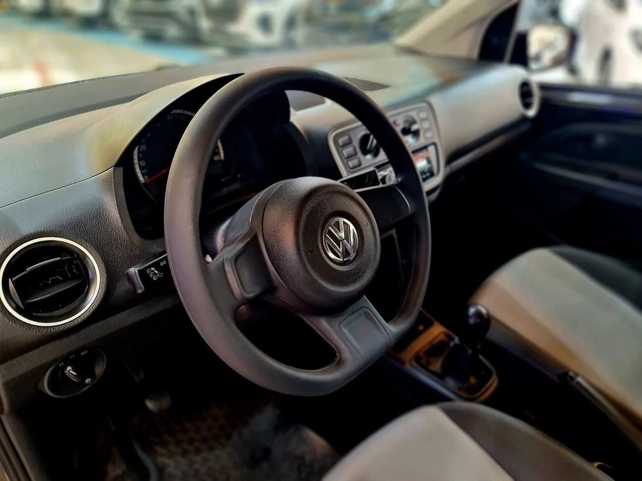 VOLKSWAGEN UP
