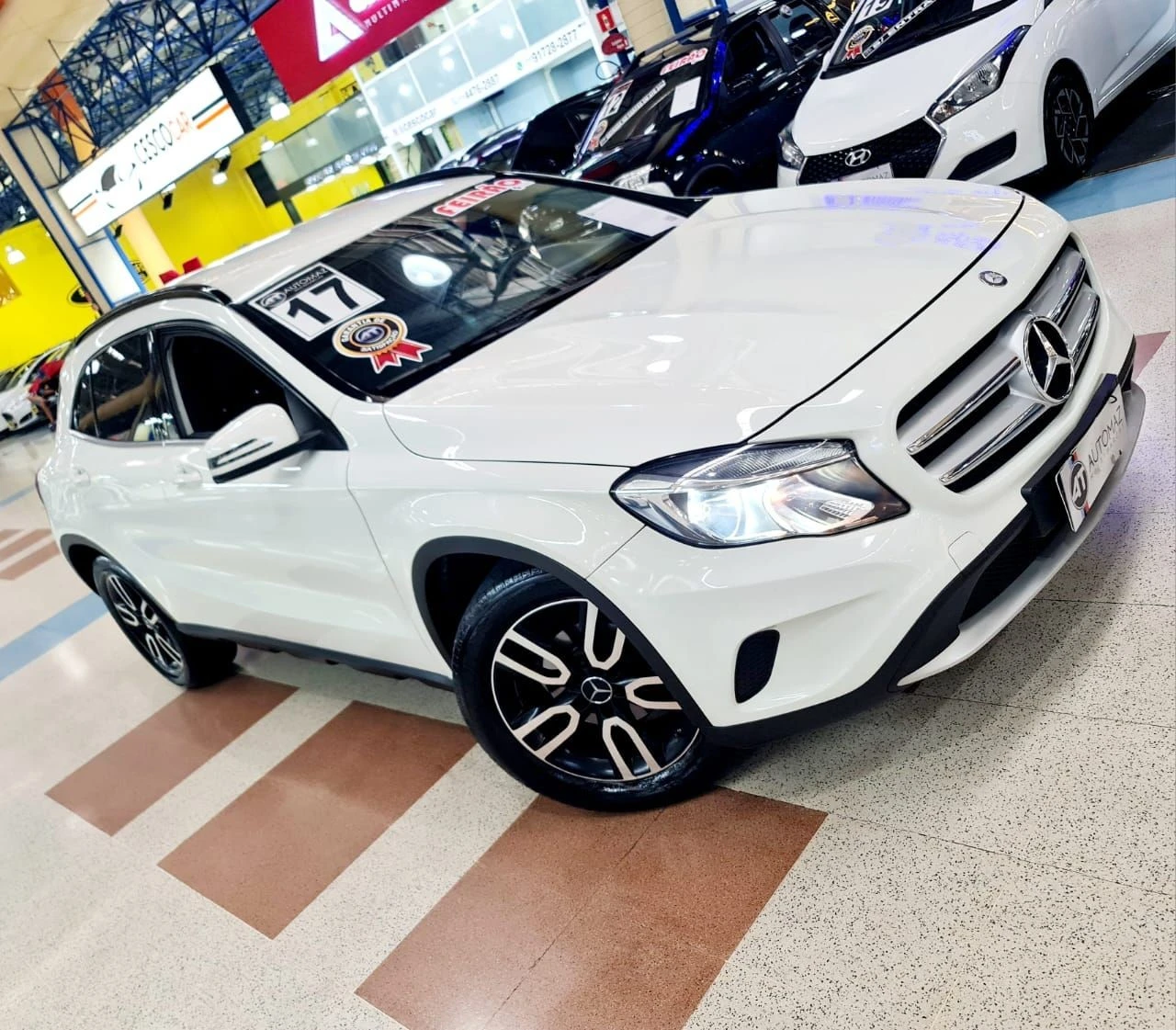 MERCEDES-BENZ GLA 200