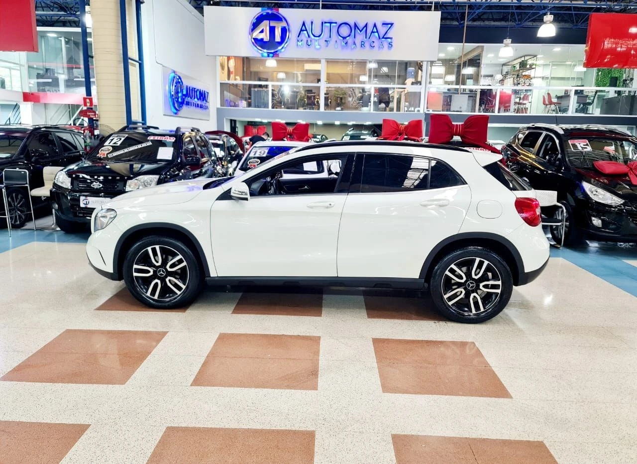 MERCEDES-BENZ GLA 200