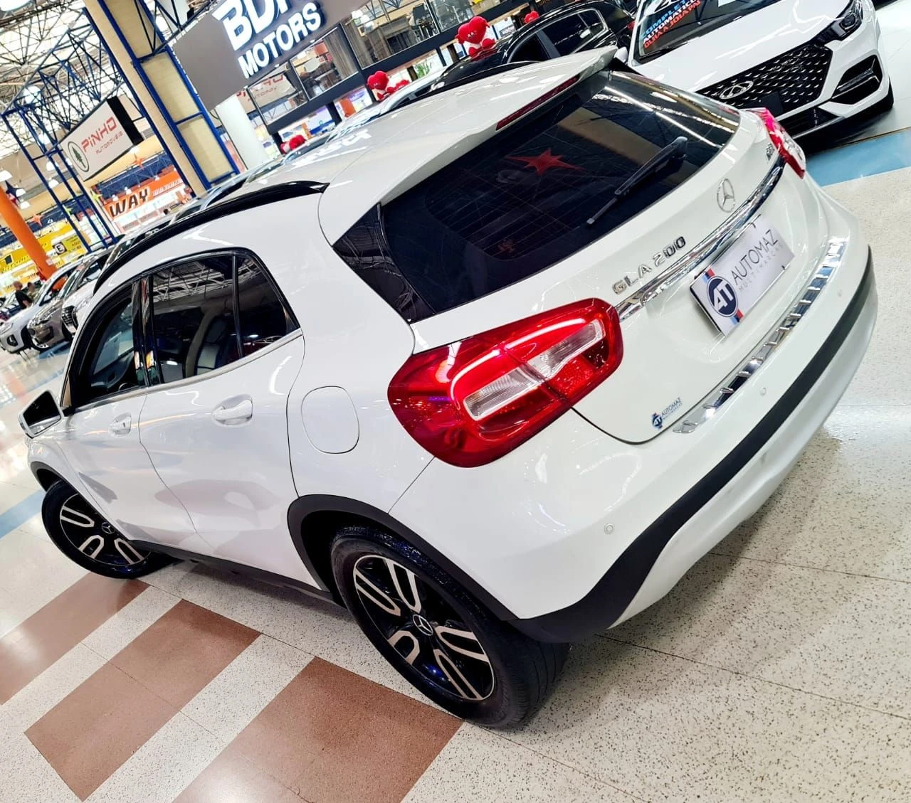 MERCEDES-BENZ GLA 200