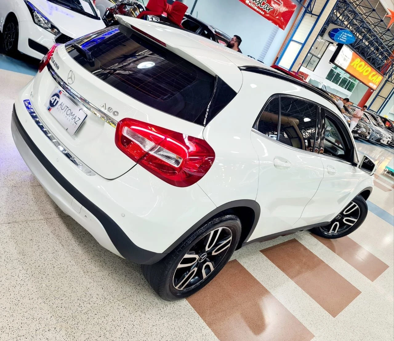 MERCEDES-BENZ GLA 200