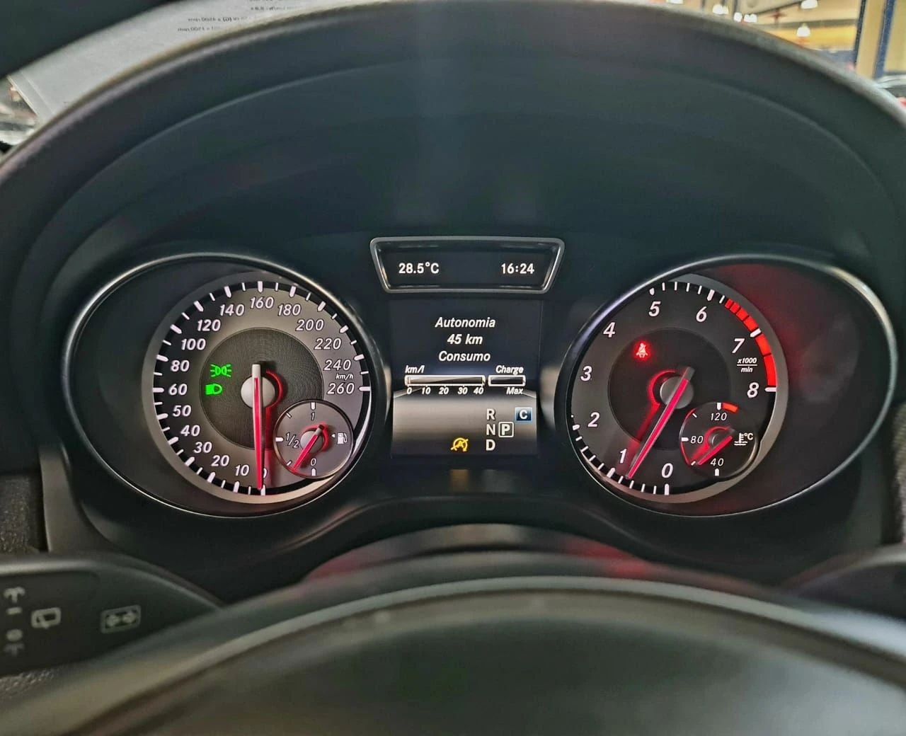 MERCEDES-BENZ GLA 200