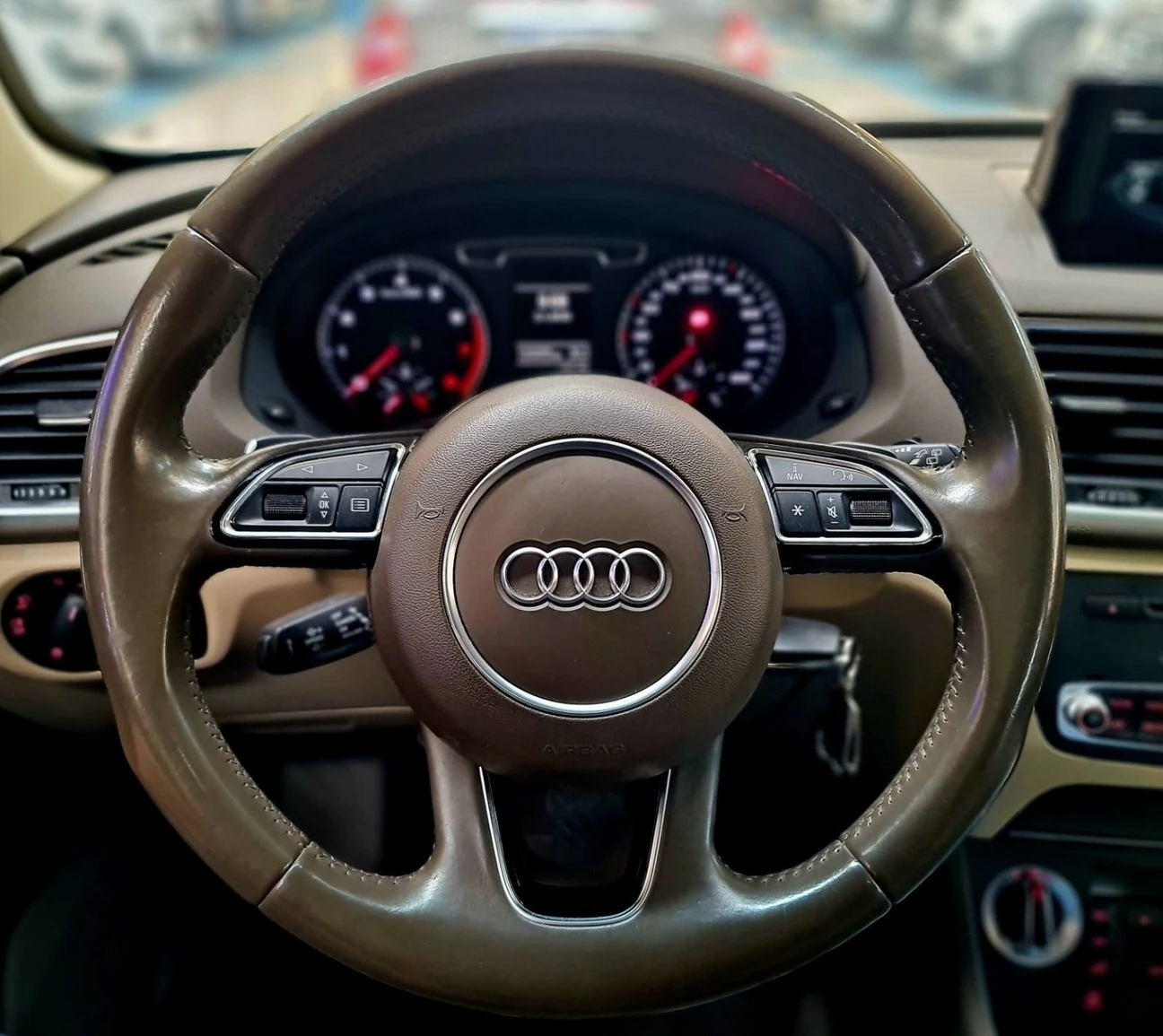 AUDI Q3