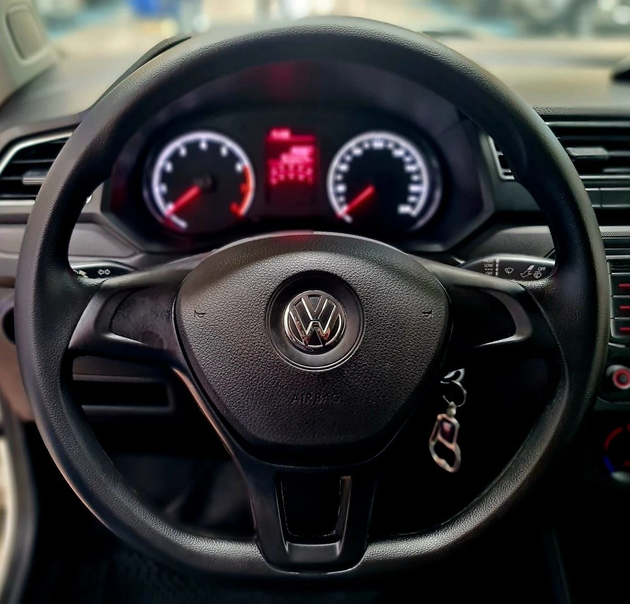VOLKSWAGEN VOYAGE