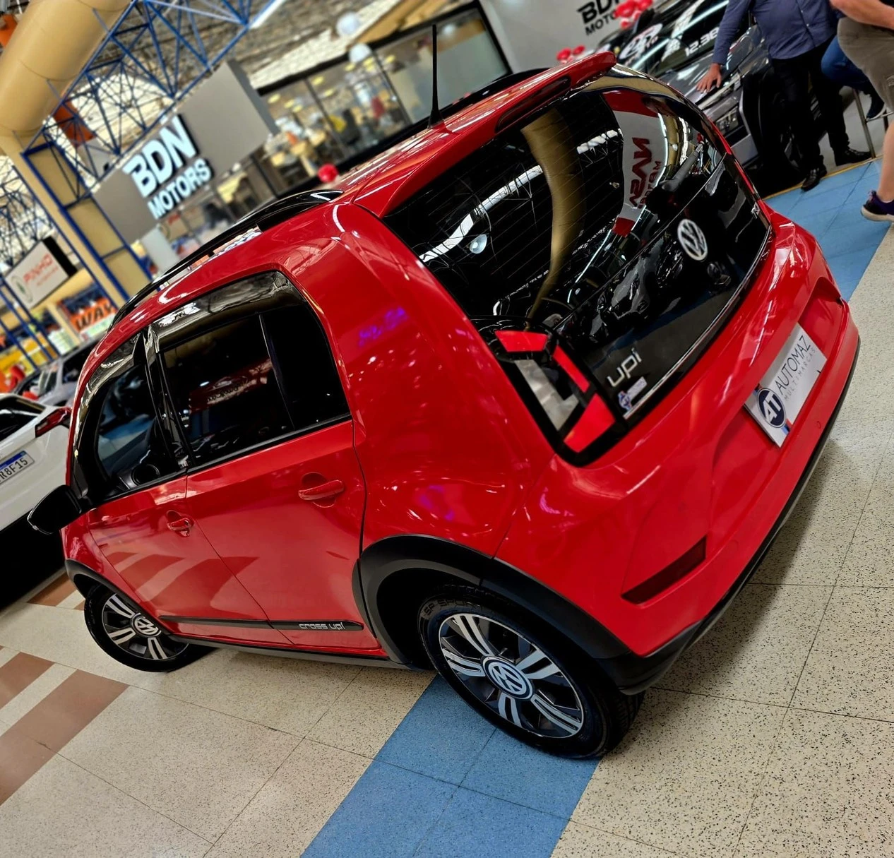 VOLKSWAGEN CROSS UP