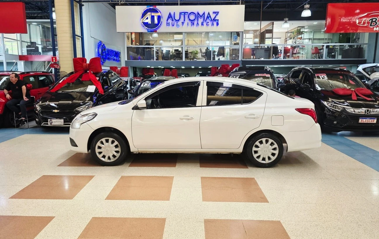 NISSAN VERSA