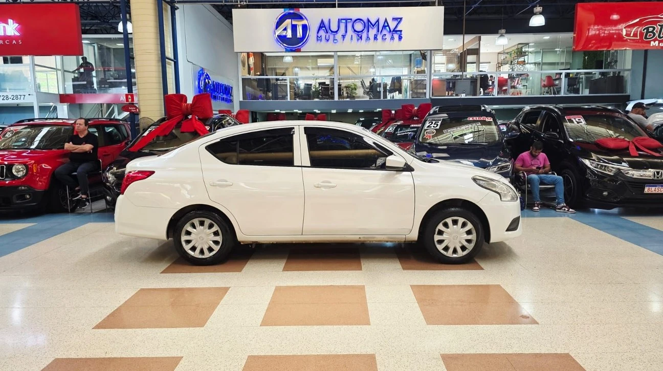 NISSAN VERSA
