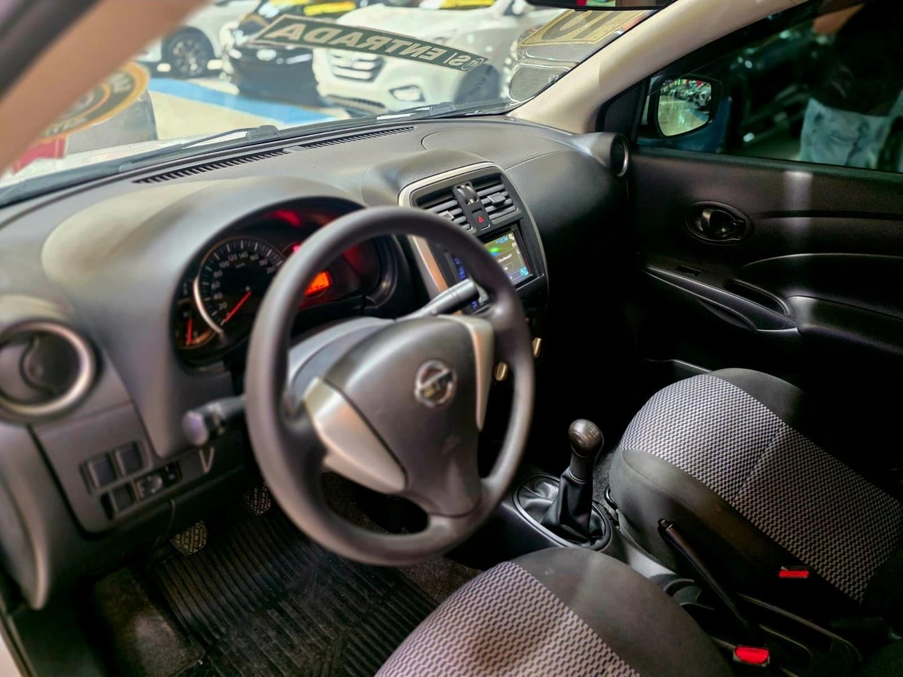 NISSAN VERSA