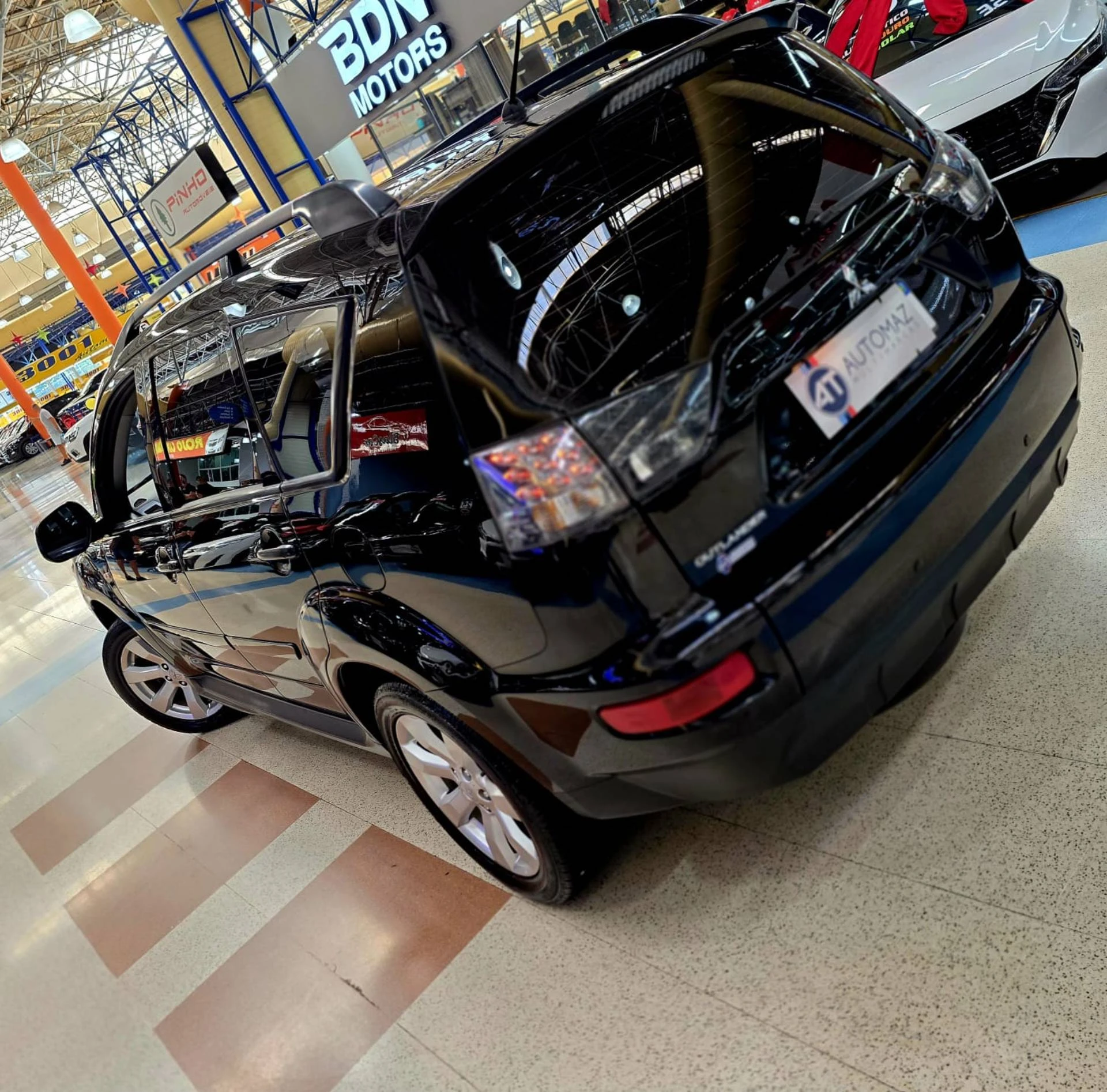 MITSUBISHI OUTLANDER