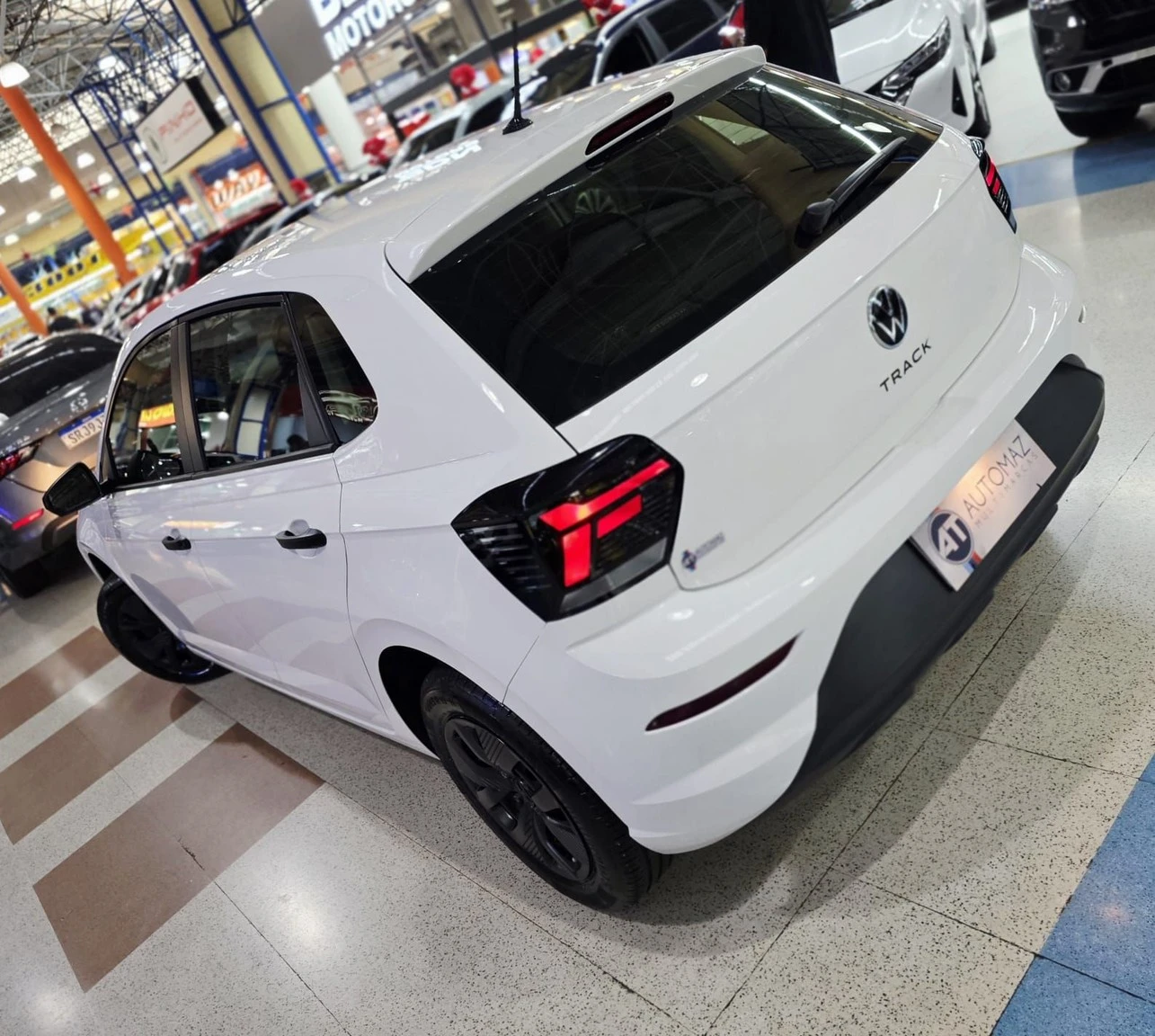 VOLKSWAGEN POLO