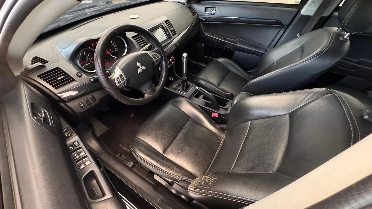 MITSUBISHI LANCER