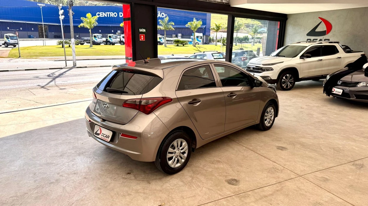 HYUNDAI HB20