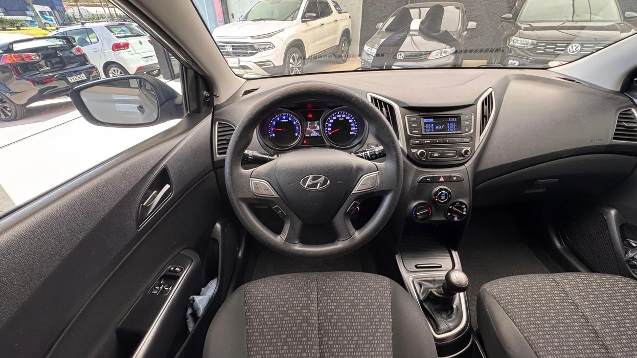HYUNDAI HB20