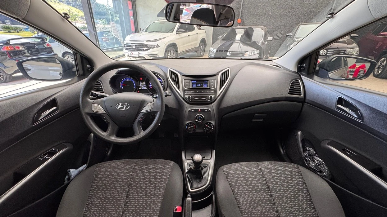 HYUNDAI HB20