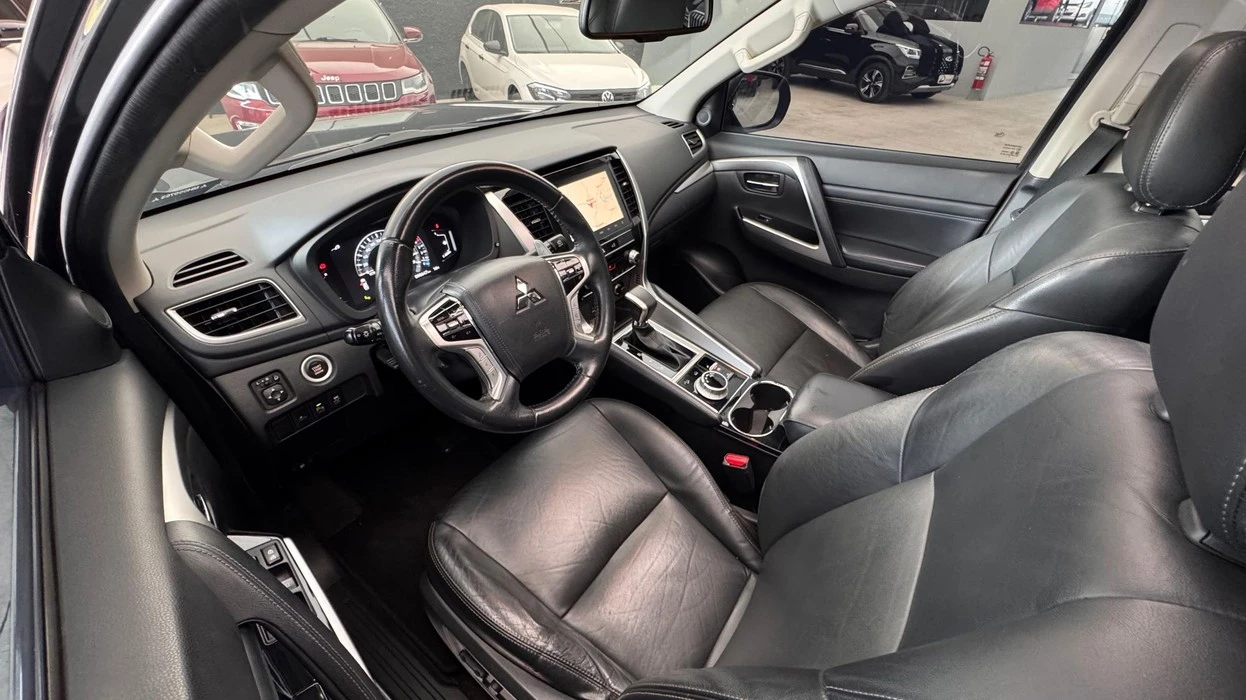 MITSUBISHI PAJERO SPORT